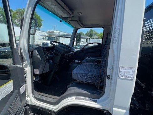 Used 2023 Isuzu NPR RWD image 5
