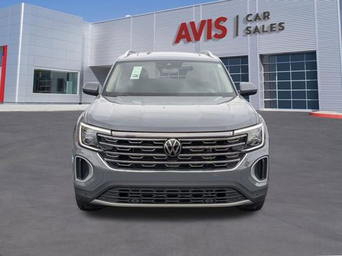 Used 2025 Volkswagen Atlas SEL image 2