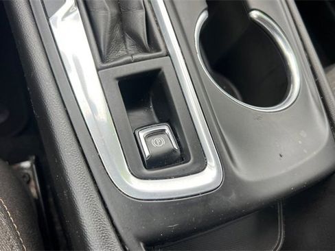 Used 2022 Chevrolet Equinox LT image 40