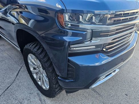 Used 2020 Chevrolet Silverado 1500 High Country w/ Technology Package AWD/4WD image 10