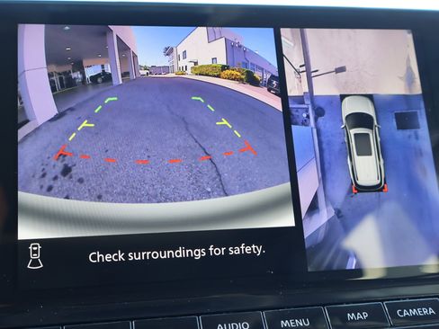 Used 2022 Nissan Pathfinder Platinum w/ Cargo Package image 4