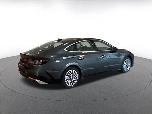 Used 2025 Hyundai Sonata SEL FWD image 12
