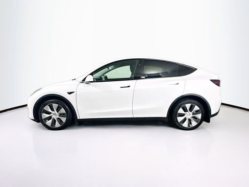 Used 2023 Tesla Model Y AWD image 4