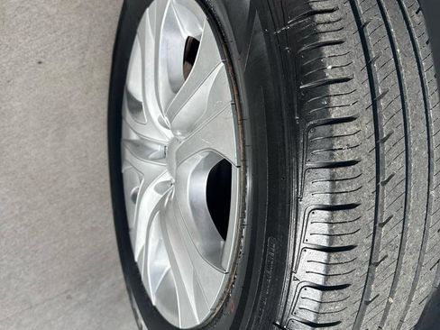 Used 2014 Toyota RAV4 LE image 17