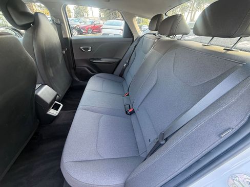 Used 2025 Kia K4 LXS image 23