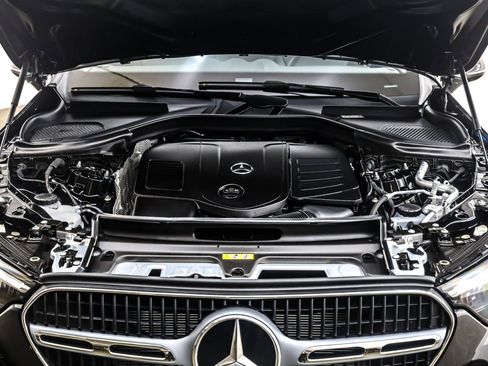 Certified 2025 Mercedes-Benz GLC 300 image 12