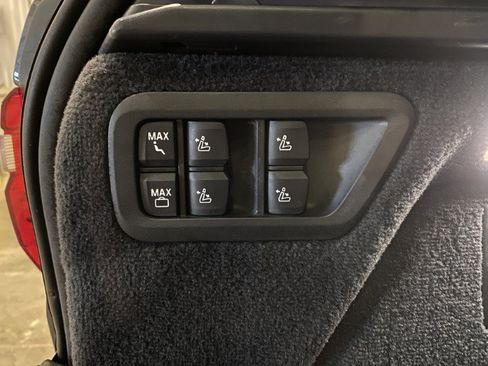 Used 2019 BMW X7 xDrive50i w/ Dynamic Handling Package AWD/4WD image 42