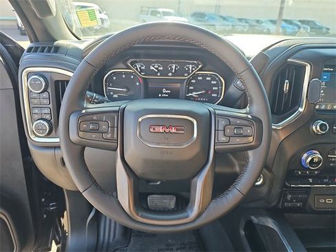 Used 2022 GMC Sierra 2500 AT4 image 17