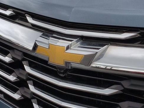Used 2025 Chevrolet Equinox LT FWD image 31