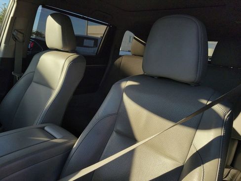 Used 2019 Toyota Highlander Limited image 21