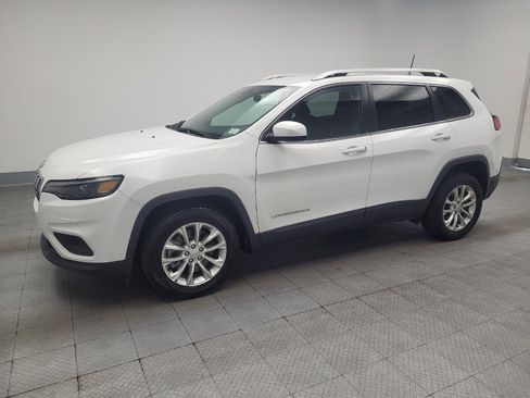 Used 2019 Jeep Cherokee Latitude w/ Popular Appearance Group FWD image 2