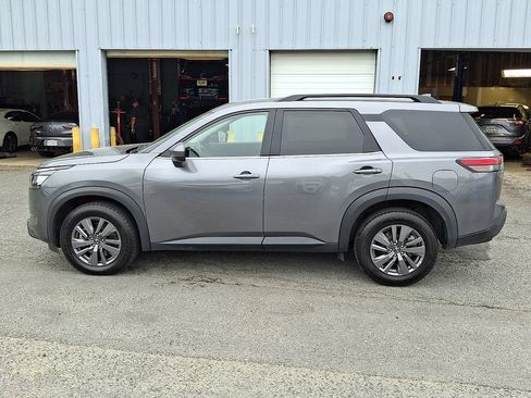 Used 2024 Nissan Pathfinder SV AWD/4WD image 7