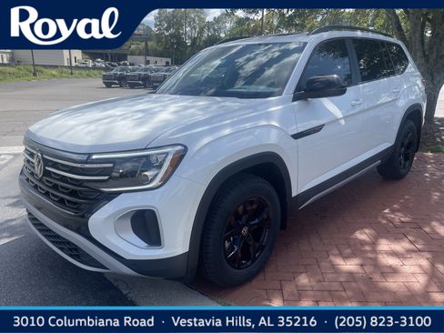New 2026 Volkswagen Atlas Peak Edition AWD/4WD image 1