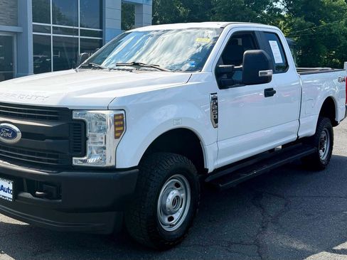 Used 2019 Ford F250 XL w/ Power Equipment Group AWD/4WD image 2