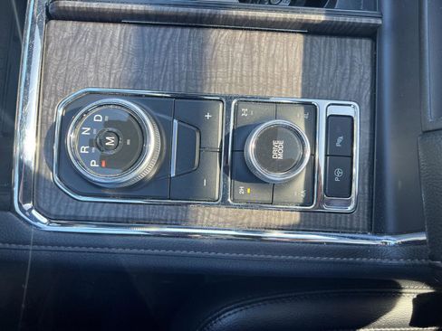 Used 2019 Ford Expedition Max Limited w/ Equipment Group 302A AWD/4WD image 17