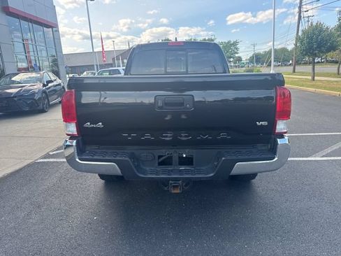 Used 2017 Toyota Tacoma SR5 w/ Tow Package AWD/4WD image 4