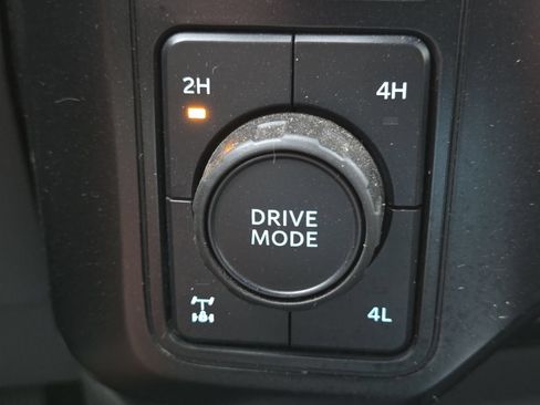 Used 2023 Ford F350 XLT w/ XLT Premium Package AWD/4WD image 5