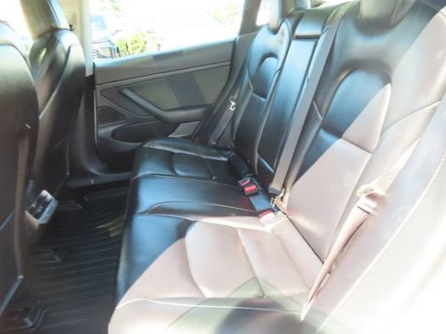 Used 2020 Tesla Model 3 Standard Range Plus RWD image 28