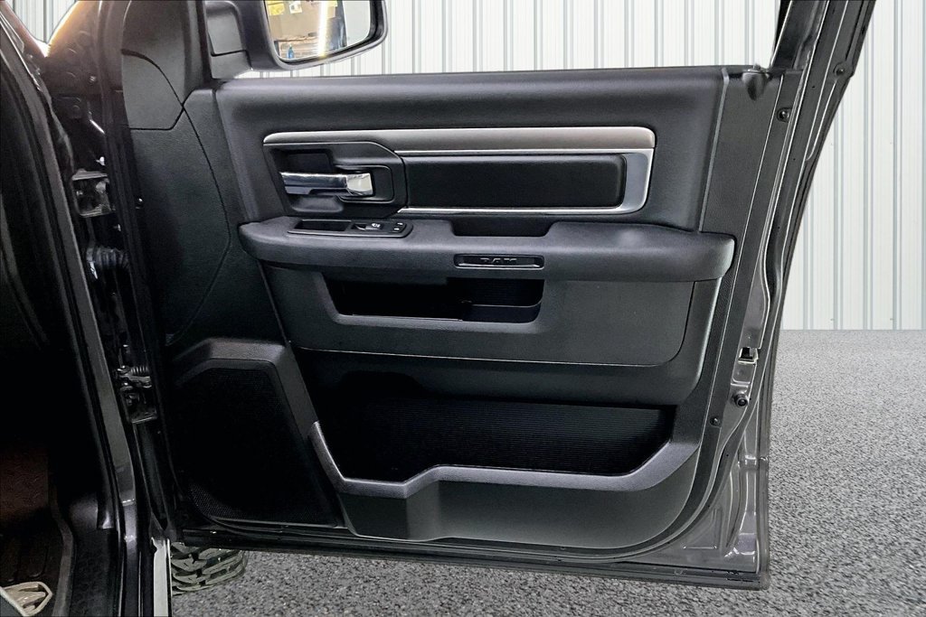 Used 2023 RAM 1500 Warlock AWD/4WD image 26