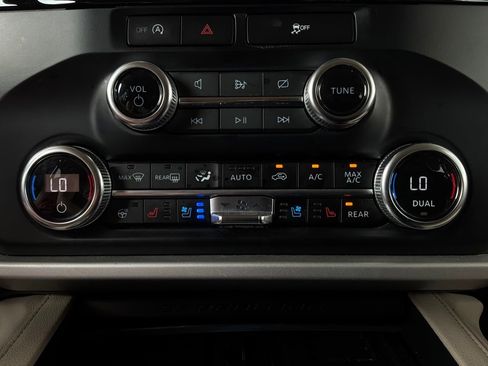 Used 2024 Ford Expedition Max Limited AWD/4WD image 31
