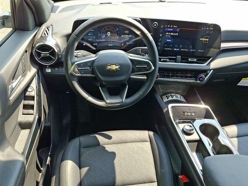 Used 2026 Chevrolet Equinox LT w/ Convenience Package II AWD/4WD image 11