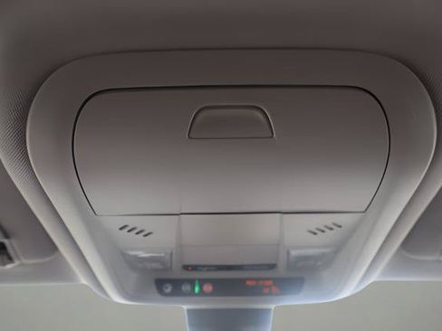 Used 2024 Chevrolet Equinox LT AWD/4WD image 12