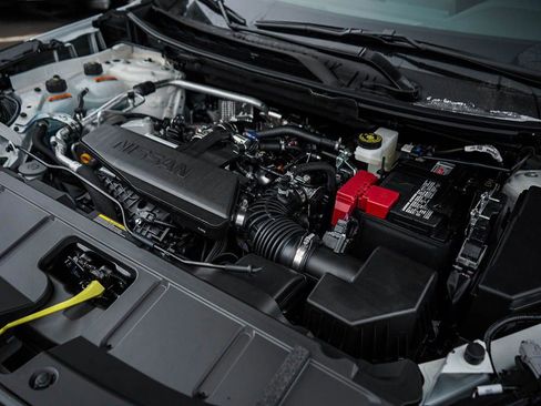 Used 2026 Nissan Rogue SV image 6