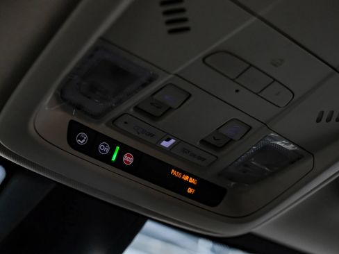 Used 2019 Cadillac XT5 Premium Luxury FWD image 36