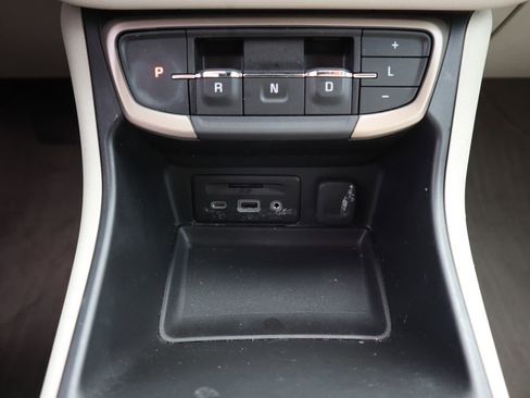 Used 2023 GMC Terrain Denali w/ Denali Premium Package image 25