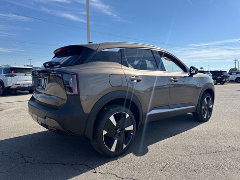 New 2026 Nissan Kicks SR image 6