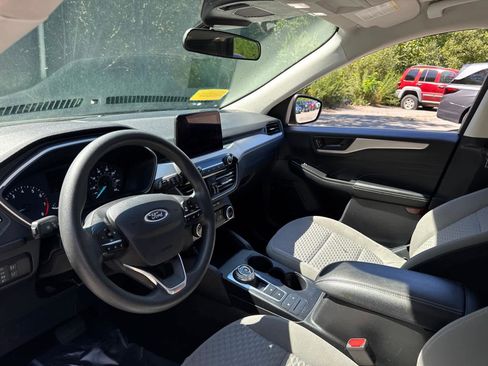 Used 2022 Ford Escape SE image 13