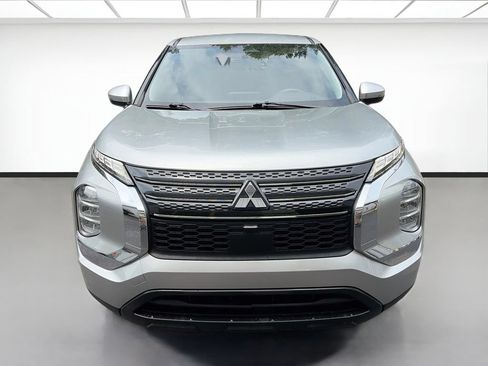 Used 2022 Mitsubishi Outlander ES FWD image 2