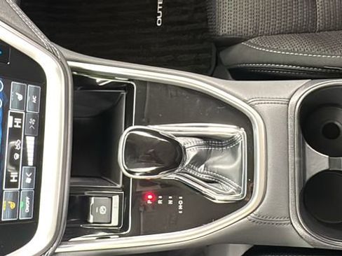 Certified 2025 Subaru Outback Premium image 33