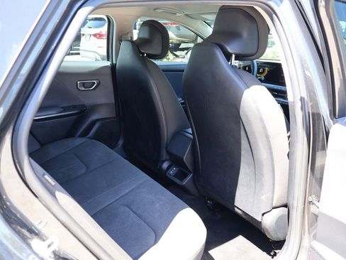 Used 2025 Kia K4 FWD image 32