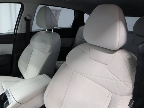 Certified 2025 Hyundai Tucson SE image 25