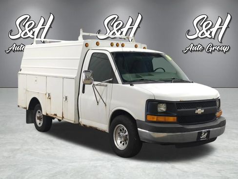 Used 2004 Chevrolet Express 3500 RWD image 2