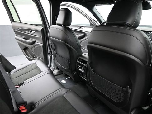 New 2025 Jeep Grand Cherokee Altitude image 19