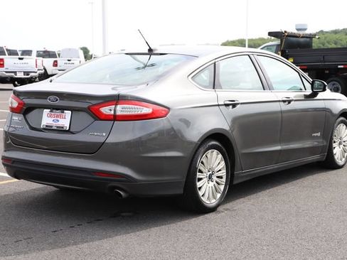 Used 2015 Ford Fusion SE w/ Equipment Group 502A FWD image 6