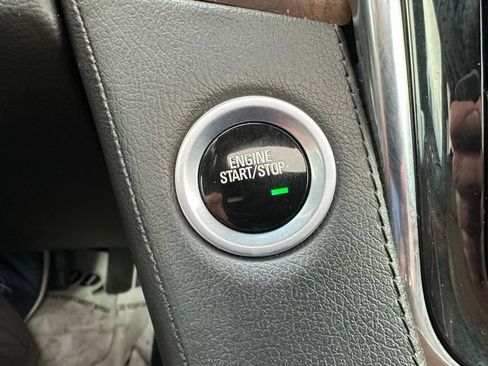 Used 2019 Cadillac Escalade Luxury AWD/4WD image 34