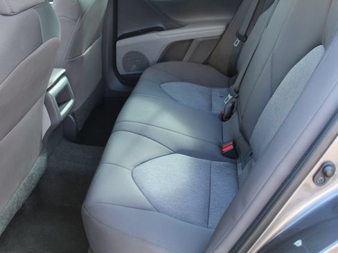 Used 2019 Toyota Camry LE FWD image 9