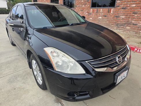 Used 2011 Nissan Altima 2.5 S w/ 2.5S Premium Audio Pkg image 1