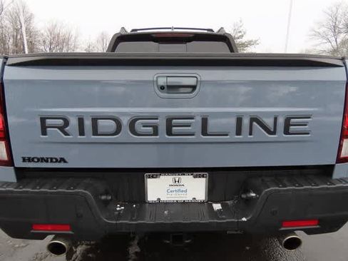 Used 2024 Honda Ridgeline Black Edition image 8