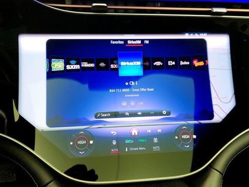 Used 2023 Mercedes-Benz EQS 580 4MATIC SUV w/ Exclusive Trim Package image 17