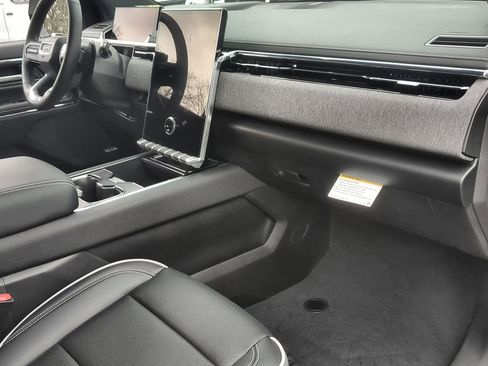 New 2026 GMC Sierra EV Elevation w/ Premium Package image 28