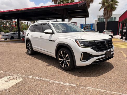 Used 2024 Volkswagen Atlas SEL Premium R-Line AWD/4WD image 4