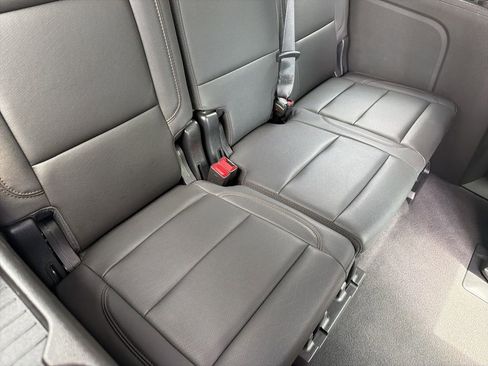 Used 2023 Chevrolet Suburban High Country AWD/4WD image 29