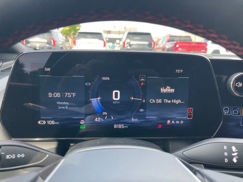 Used 2025 Chevrolet Equinox EV RS FWD image 22