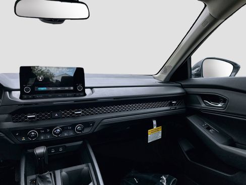Used 2025 Honda Accord SE image 21