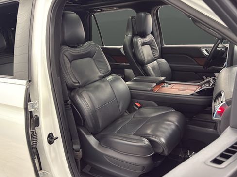 Used 2023 Lincoln Navigator L Reserve w/ Equipment Group 201A AWD/4WD image 23