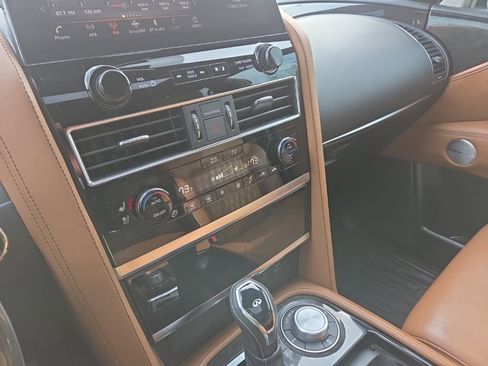 Used 2023 INFINITI QX80 Sensory w/ All-Season Package image 44